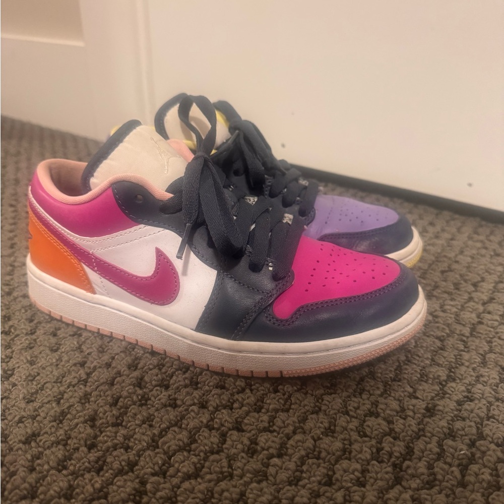 Air Jordan 1 Low women’s purple magenta shoes